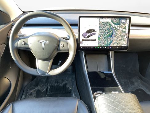Used 2020 Tesla Model Y Performance image 10