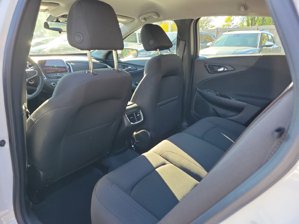 Used 2024 Chevrolet Malibu LT FWD image 17