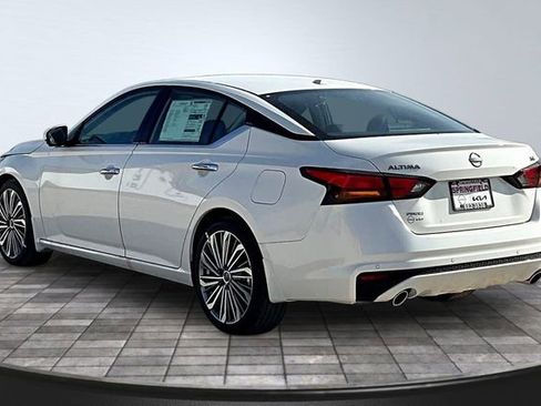 New 2025 Nissan Altima 2.5 SL image 3