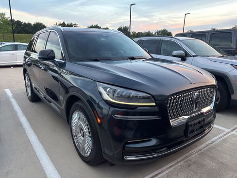 Used 2022 Lincoln Aviator Reserve w/ Elements Package Plus RWD image 3