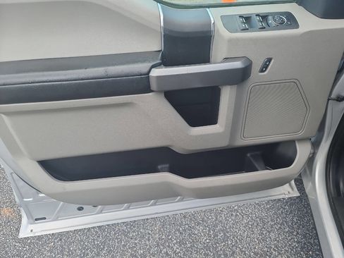 Used 2017 Ford F150 XLT image 22