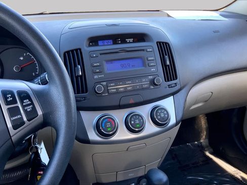 Used 2010 Hyundai Elantra GLS FWD image 6