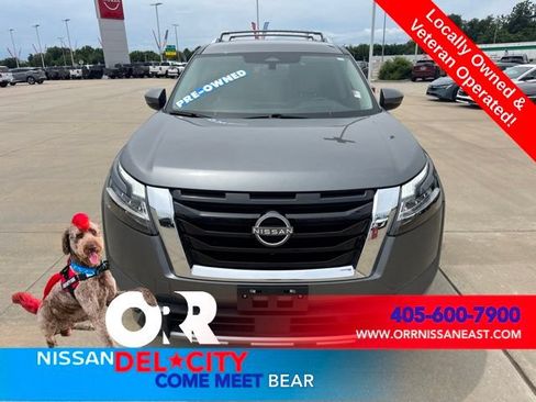 Used 2023 Nissan Pathfinder SL AWD/4WD image 8
