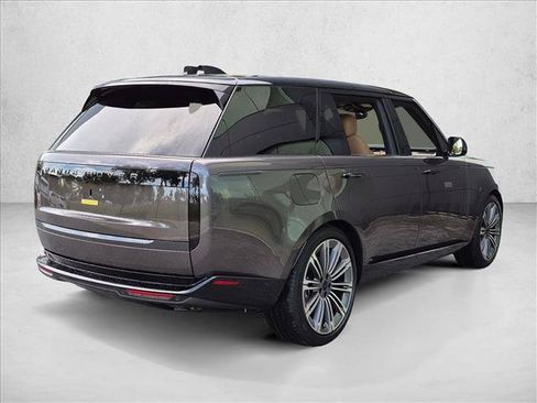 Certified 2026 Land Rover Range Rover Long Wheelbase SE AWD/4WD image 5