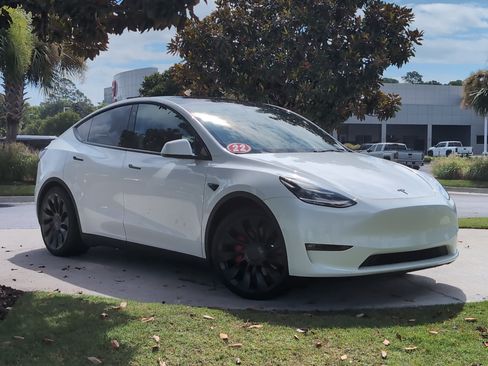 Used 2022 Tesla Model Y Performance AWD/4WD image 2