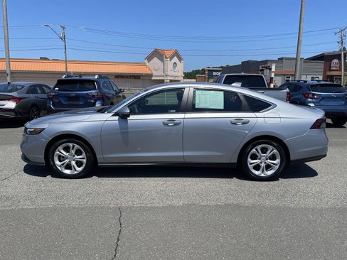 Used 2023 Honda Accord LX image 17