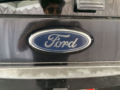 Used 2004 Ford Expedition XLT image 14