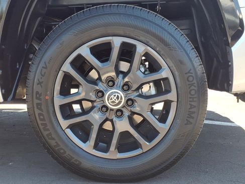 Used 2024 Toyota Tundra Platinum image 9