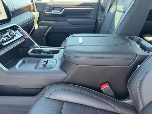 New 2026 GMC Sierra 2500 Denali w/ Denali Reserve Package image 15