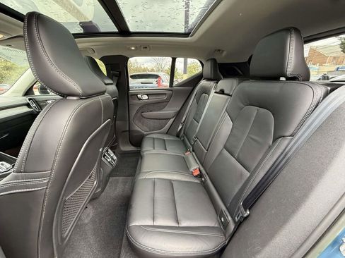 Used 2023 Volvo XC40 B5 Ultimate w/ Protection Package Premier image 19