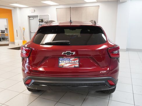 Used 2024 Chevrolet Trax RS w/ Driver Confidence Package image 8