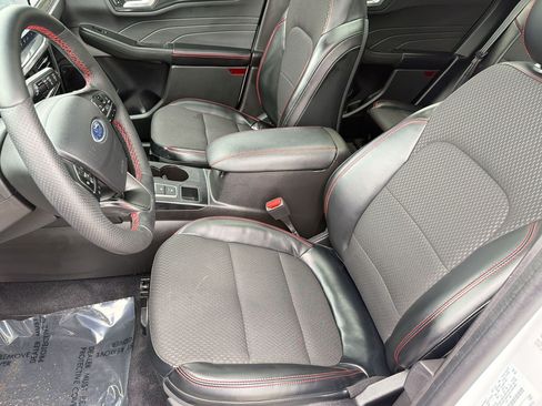 Used 2023 Ford Escape ST-Line w/ Tech Pack #1 FWD image 5