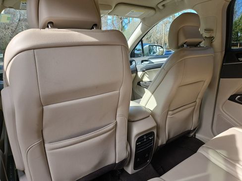 Used 2019 Lincoln MKC Premiere image 20