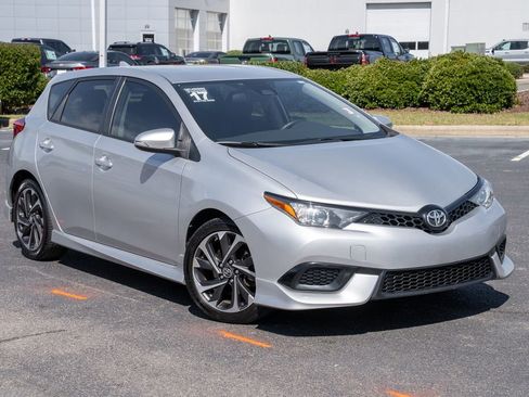Used 2017 Toyota Corolla iM image 1