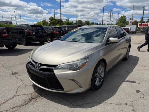 Used 2015 Toyota Camry SE FWD image 7