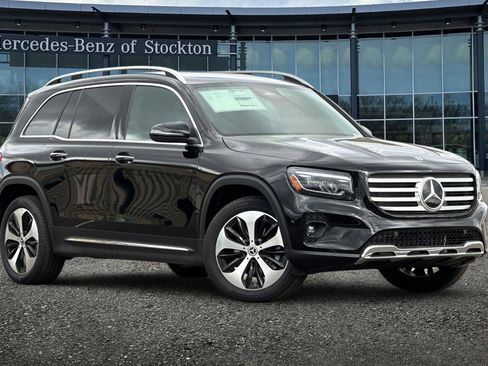 Used 2025 Mercedes-Benz GLB 250 image 2