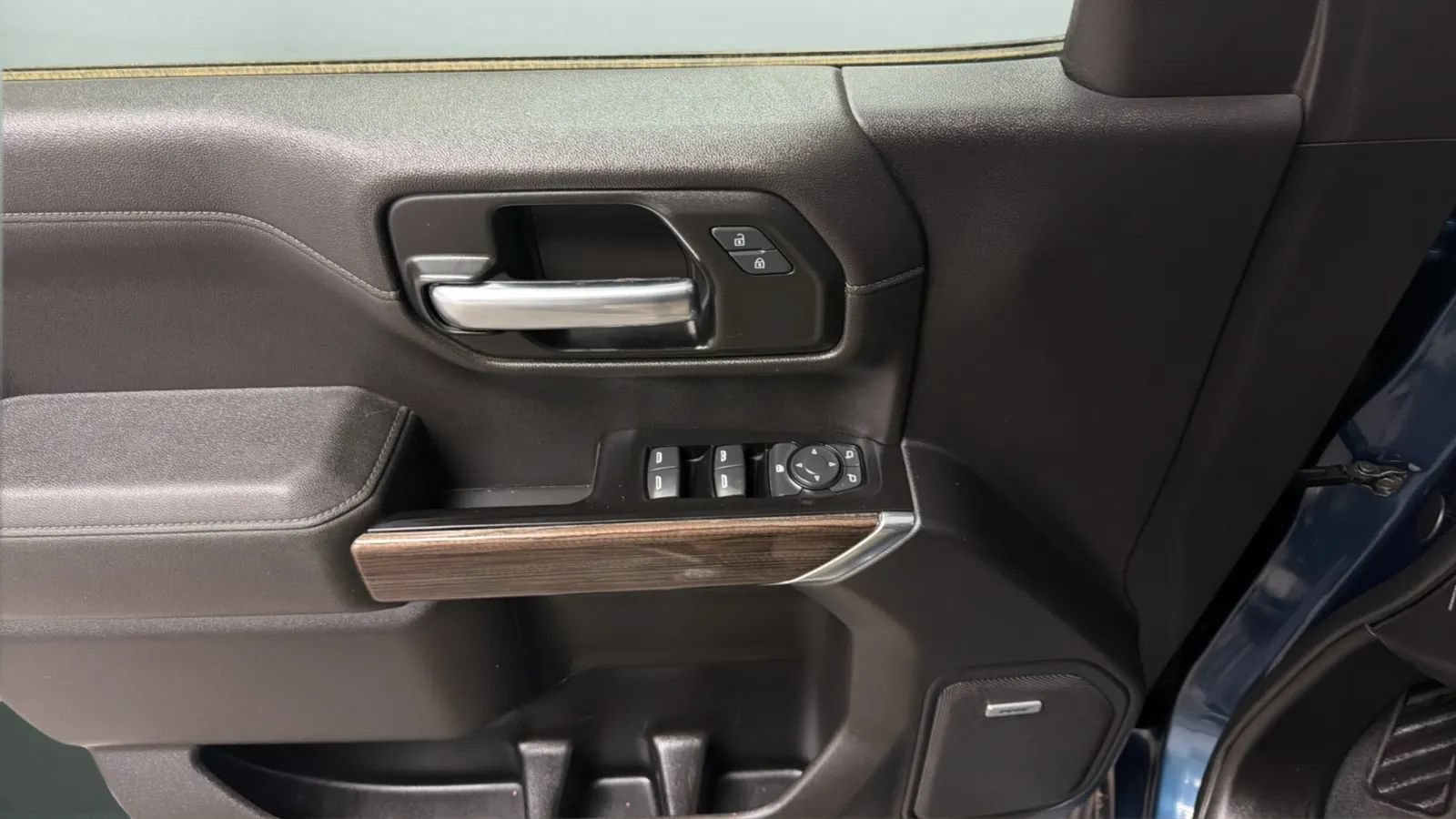 Used 2019 Chevrolet Silverado 1500 RST w/ All-Star Edition AWD/4WD image 17