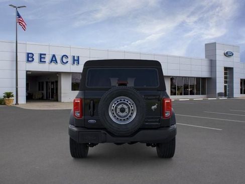 New 2025 Ford Bronco 4-Door image 5