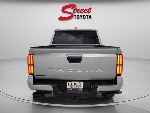 Used 2024 Toyota Tacoma TRD Off-Road image 3