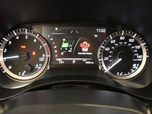 Used 2023 Toyota Highlander XLE AWD/4WD image 8