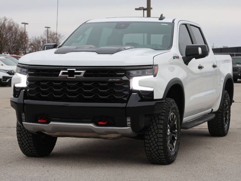 Used 2024 Chevrolet Silverado 1500 ZR2 w/ Technology Package AWD/4WD image 6