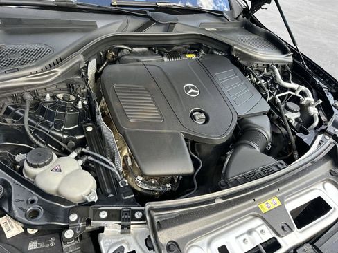 Used 2024 Mercedes-Benz GLC 300 image 9