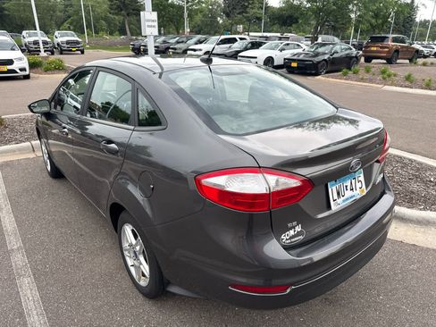 Used 2019 Ford Fiesta SE FWD image 5