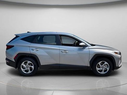 Used 2024 Hyundai Tucson SE FWD image 4