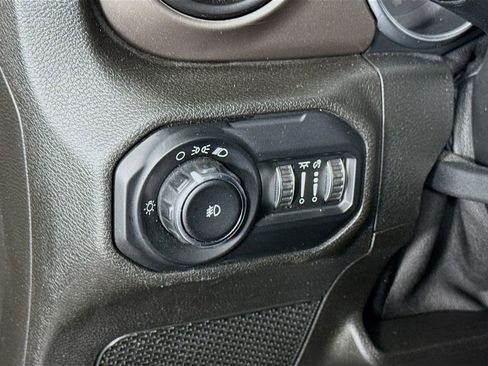 Used 2018 Jeep Wrangler Sport image 17