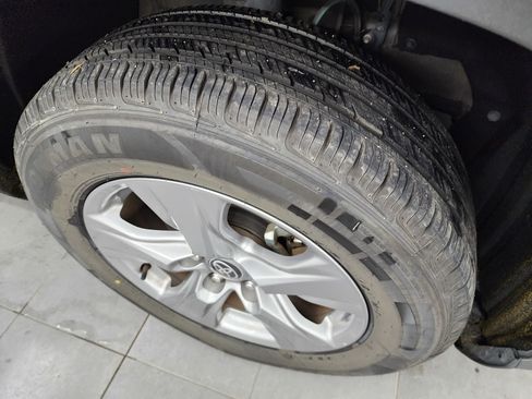 Used 2024 Toyota RAV4 XLE image 3