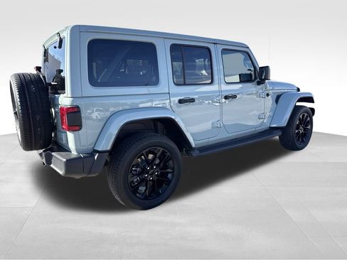 Used 2023 Jeep Wrangler Unlimited Sahara w/ Cold Weather Group image 6