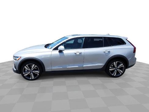 Used 2025 Volvo V60 B5 Cross Country Plus AWD/4WD image 1