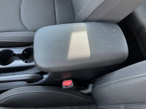 Used 2019 Kia Forte LXS image 18