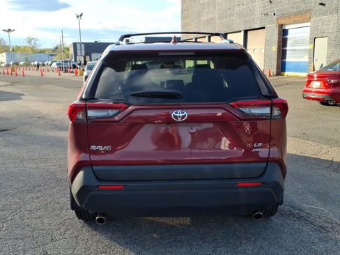 Certified 2021 Toyota RAV4 LE AWD/4WD image 5