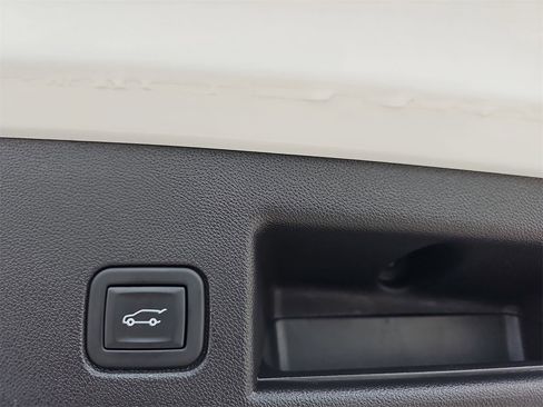 Certified 2023 Chevrolet Equinox Premier image 13