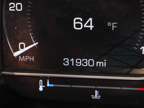 Used 2023 GMC Yukon SLT image 16