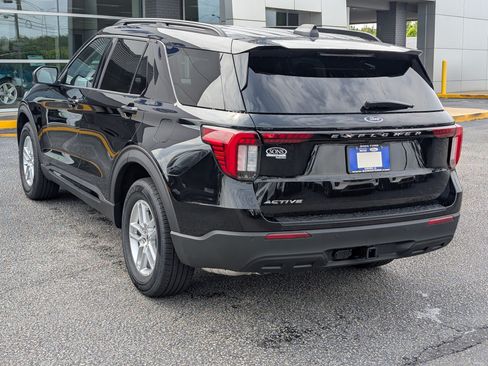 New 2026 Ford Explorer Active RWD image 13