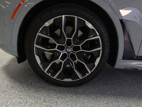 Certified 2026 BMW X7 xDrive40i image 5