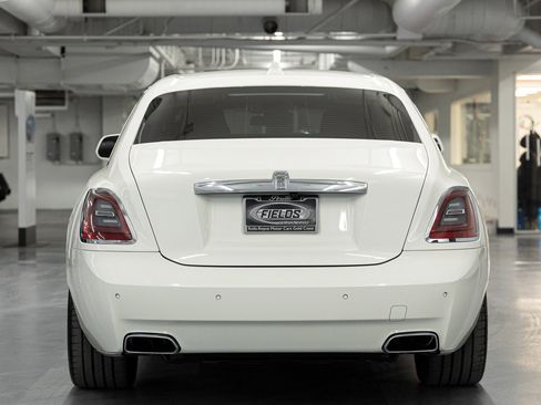Certified 2022 Rolls-Royce Ghost image 6