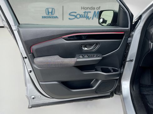 Used 2023 Honda Pilot Sport image 19