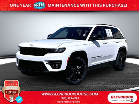 Certified 2023 Jeep Grand Cherokee Altitude AWD/4WD image 1