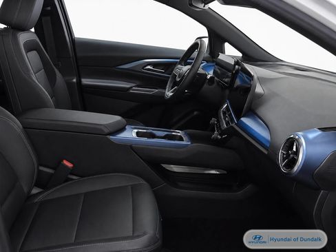Used 2025 Chevrolet Equinox EV LT w/ Convenience Package FWD image 11