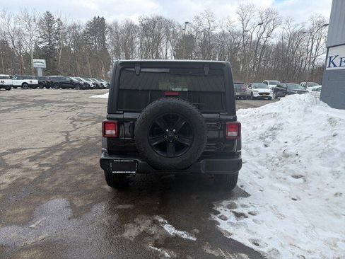Used 2022 Jeep Wrangler Unlimited Sport image 7
