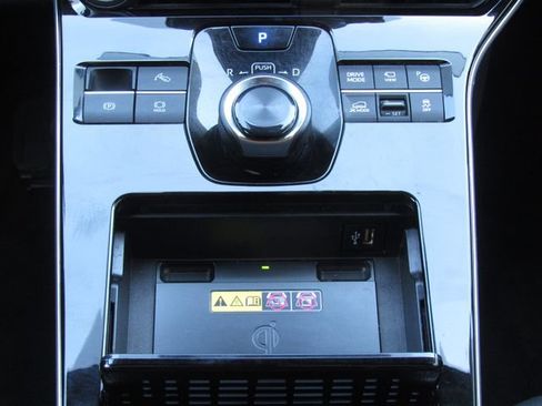 Used 2024 Subaru Solterra AWD/4WD image 31