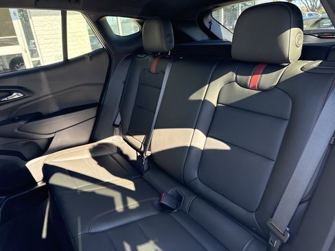 Used 2025 Chevrolet Trax RS w/ Sunroof Package image 11