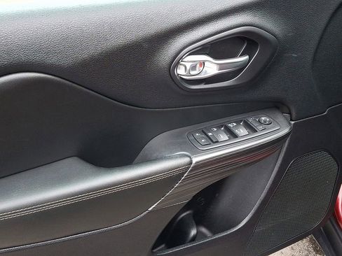 Certified 2017 Jeep Cherokee Limited image 12