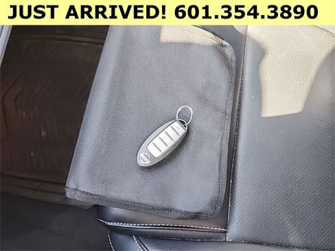 Used 2022 Nissan Maxima SV w/ Floor Mat Group image 11