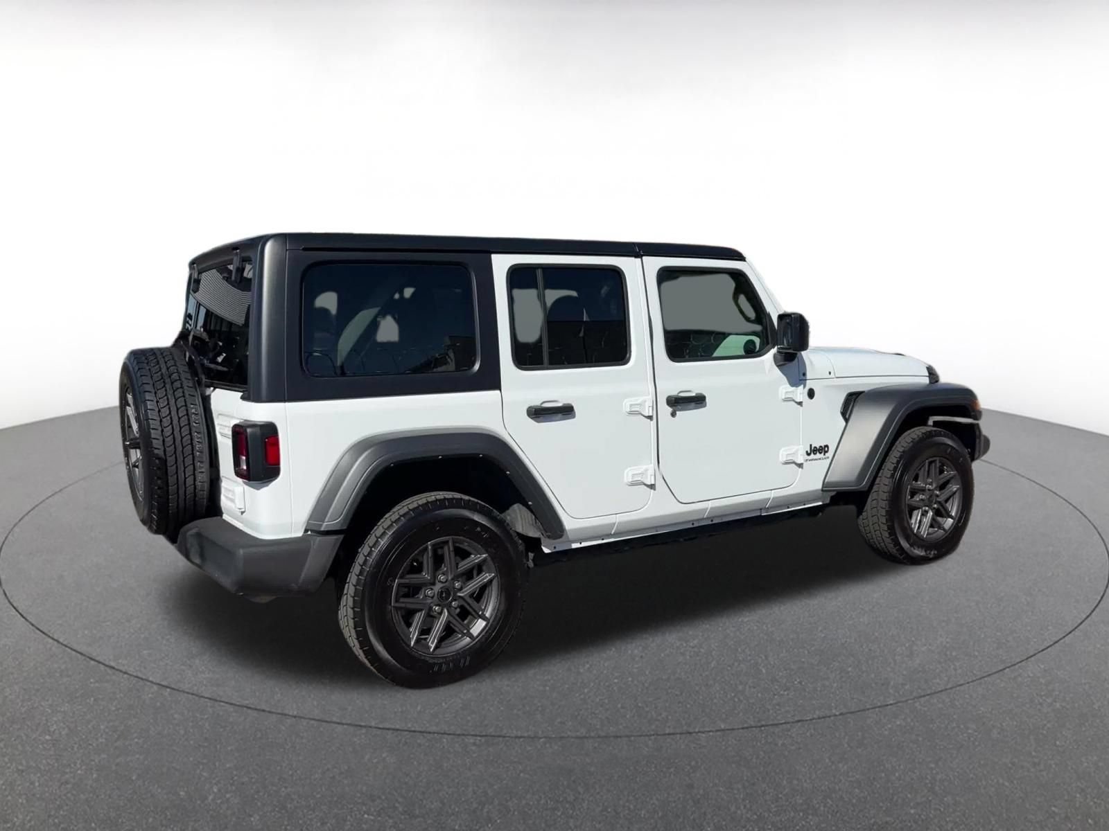 Used 2025 Jeep Wrangler Unlimited Sport AWD/4WD image 13