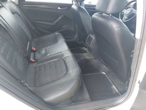 Used 2015 Volkswagen Passat TDI SEL Premium FWD image 33