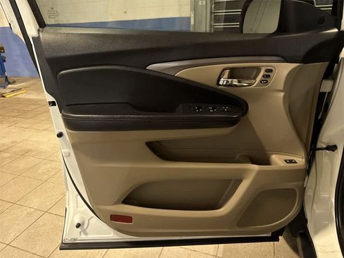 Used 2020 Honda Pilot EX-L image 32